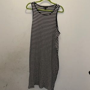 Forever 21 size 3x racer back sleeveless black/white tunic w/ deep side slits